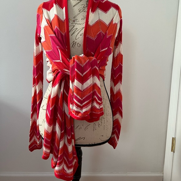 BCBG MAX AZRIA Cardigan - Picture 3 of 10